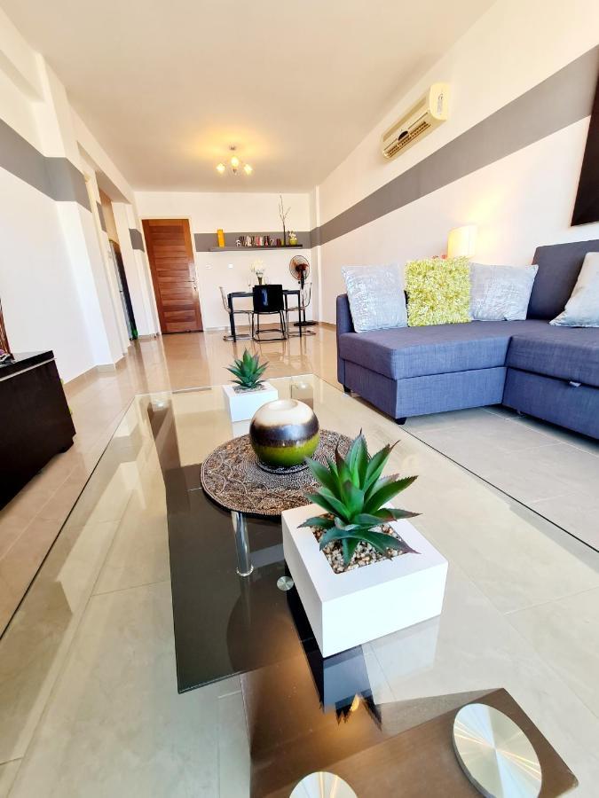 Stunning Apartment C106 With Balcony Looking Over Pool Peyia Bagian luar foto