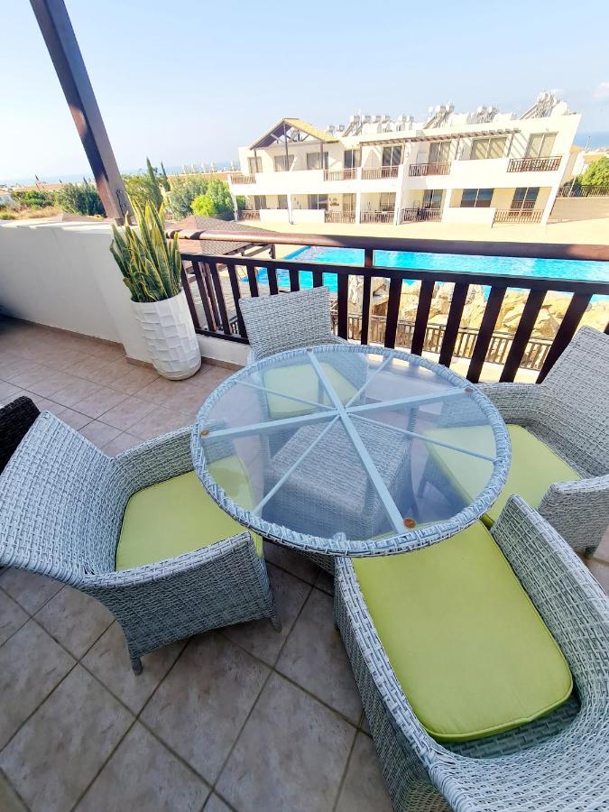 Stunning Apartment C106 With Balcony Looking Over Pool Peyia Bagian luar foto