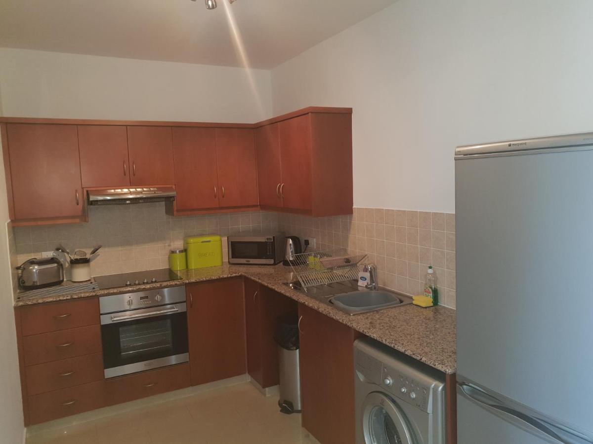 Stunning Apartment C106 With Balcony Looking Over Pool Peyia Bagian luar foto