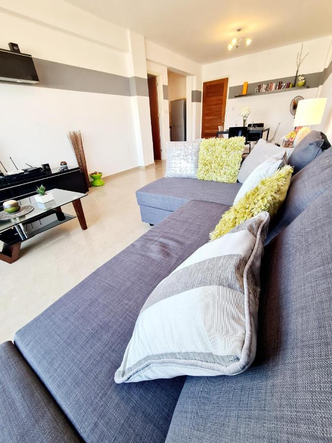 Stunning Apartment C106 With Balcony Looking Over Pool Peyia Bagian luar foto